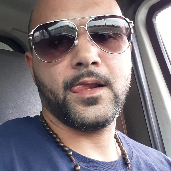 Meet your Posher, Miguel - Picture 1 of 1